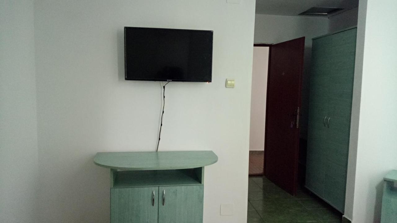 Albergue La Conu Iancu Drobeta Turnu Severin Exterior foto